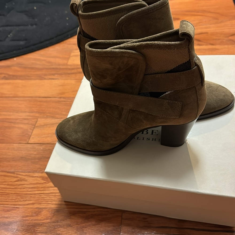 Burberry booties NWT - Picture 4 of 7
